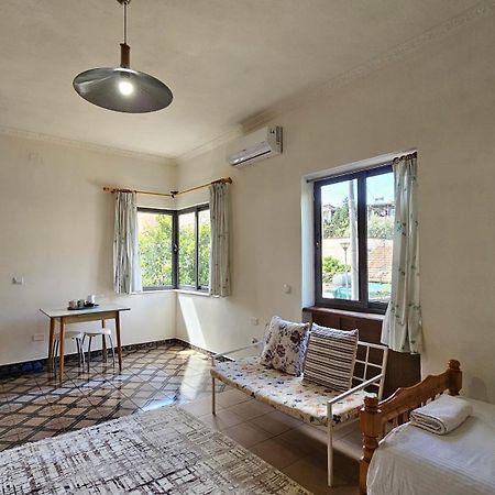Angie'S Shared Villa Tam Tirana Esterno foto