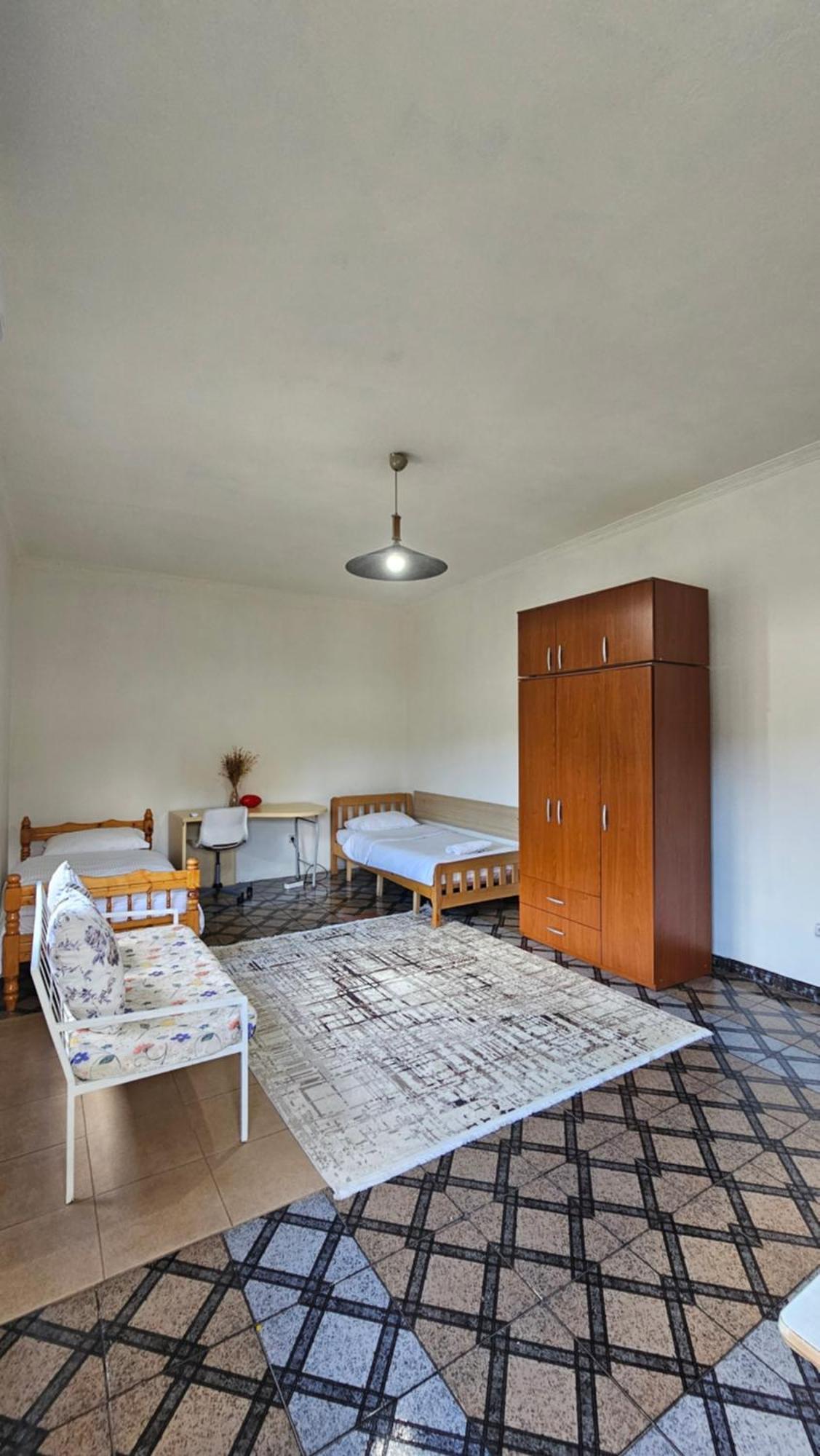 Angie'S Shared Villa Tam Tirana Esterno foto
