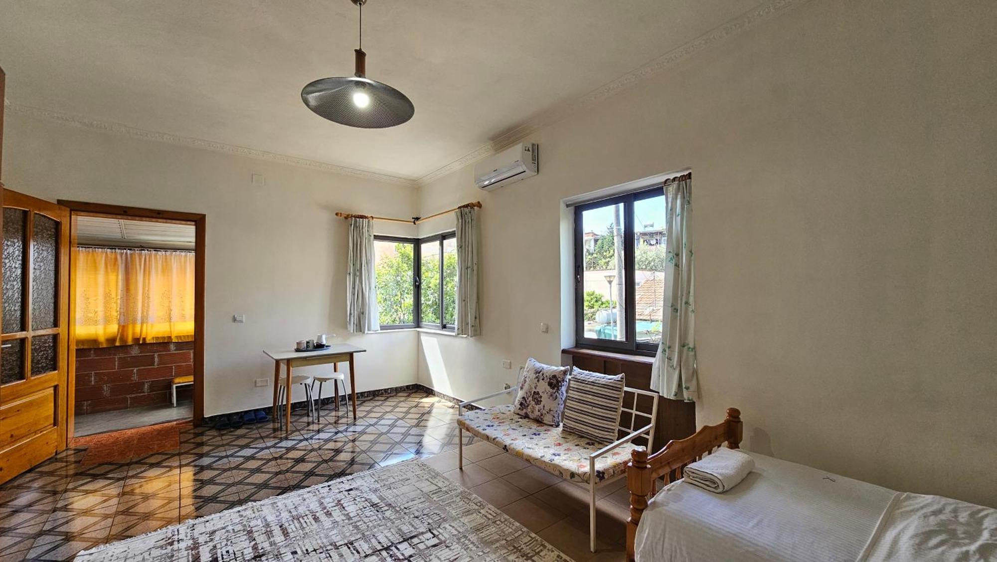 Angie'S Shared Villa Tam Tirana Esterno foto