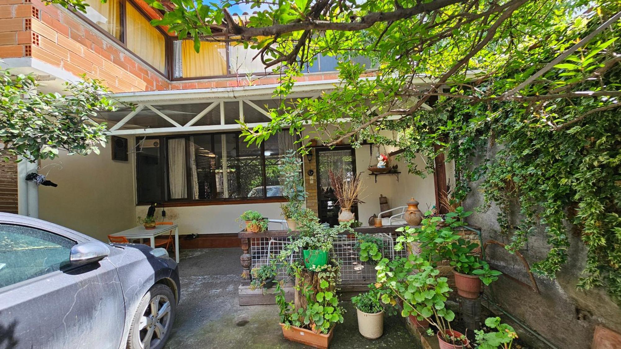 Angie'S Shared Villa Tam Tirana Esterno foto