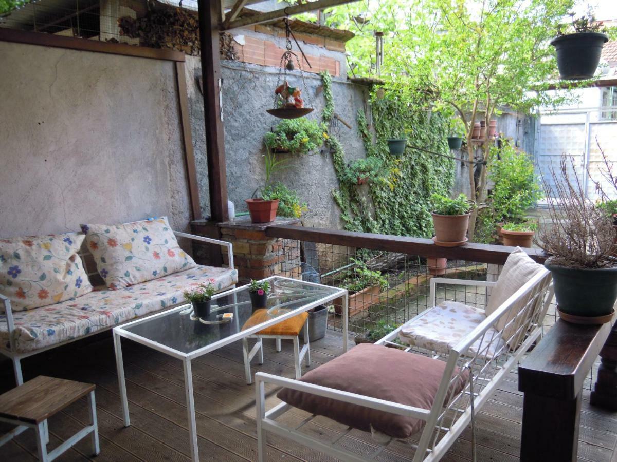 Angie'S Shared Villa Tam Tirana Esterno foto