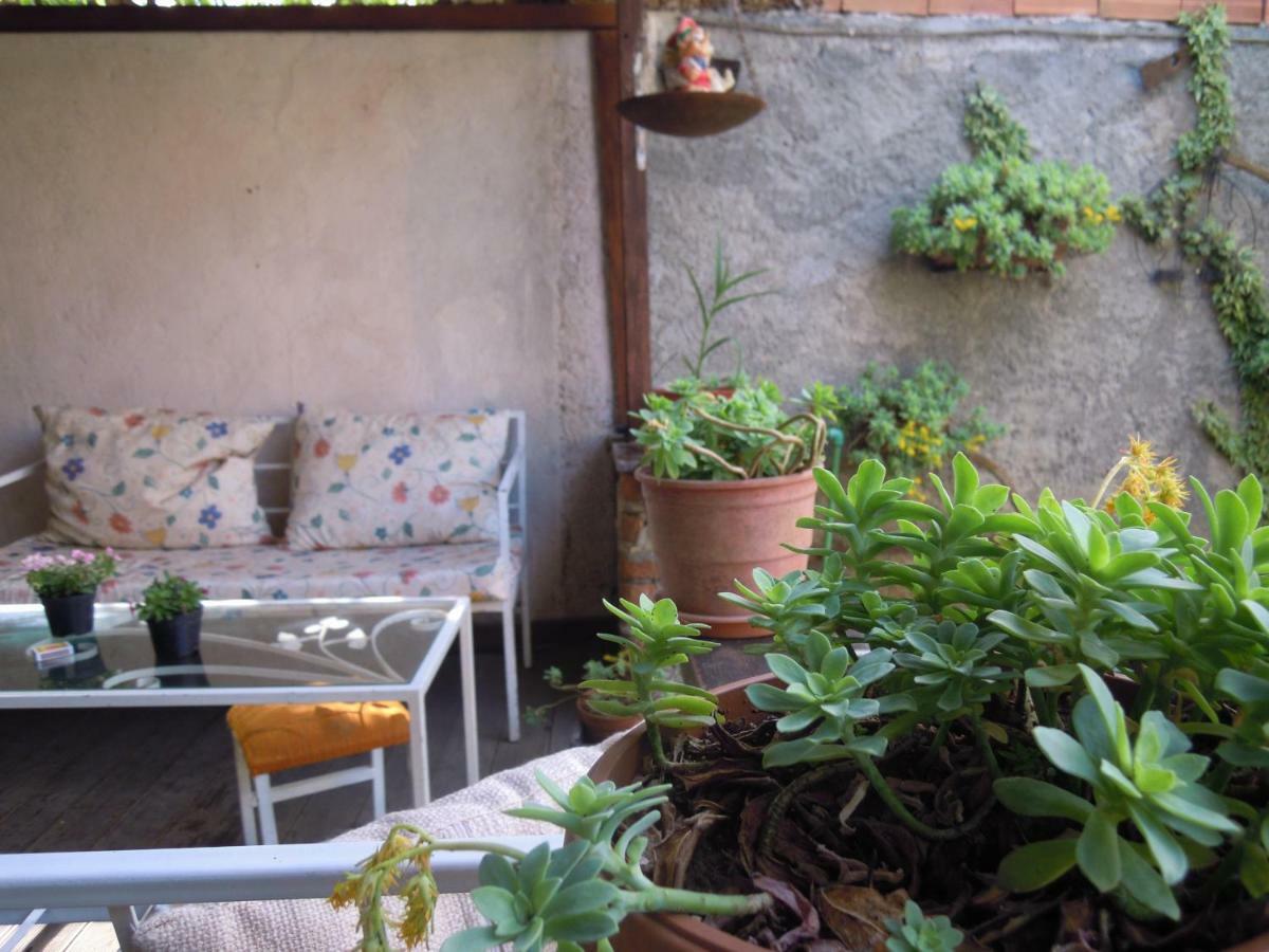 Angie'S Shared Villa Tam Tirana Esterno foto