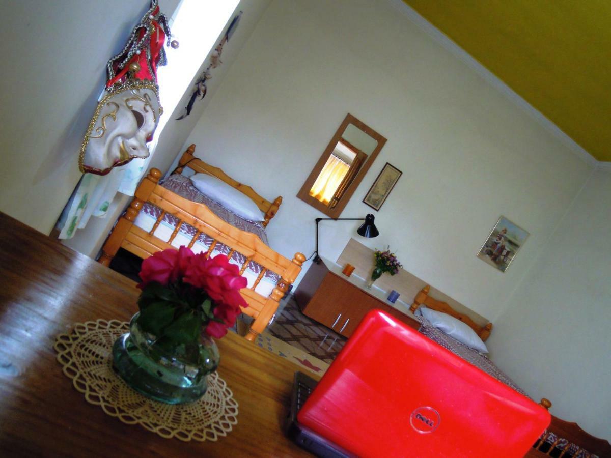 Angie'S Shared Villa Tam Tirana Esterno foto