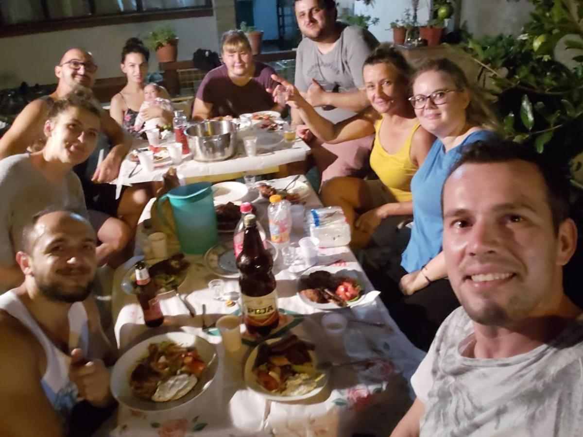 Angie'S Shared Villa Tam Tirana Esterno foto